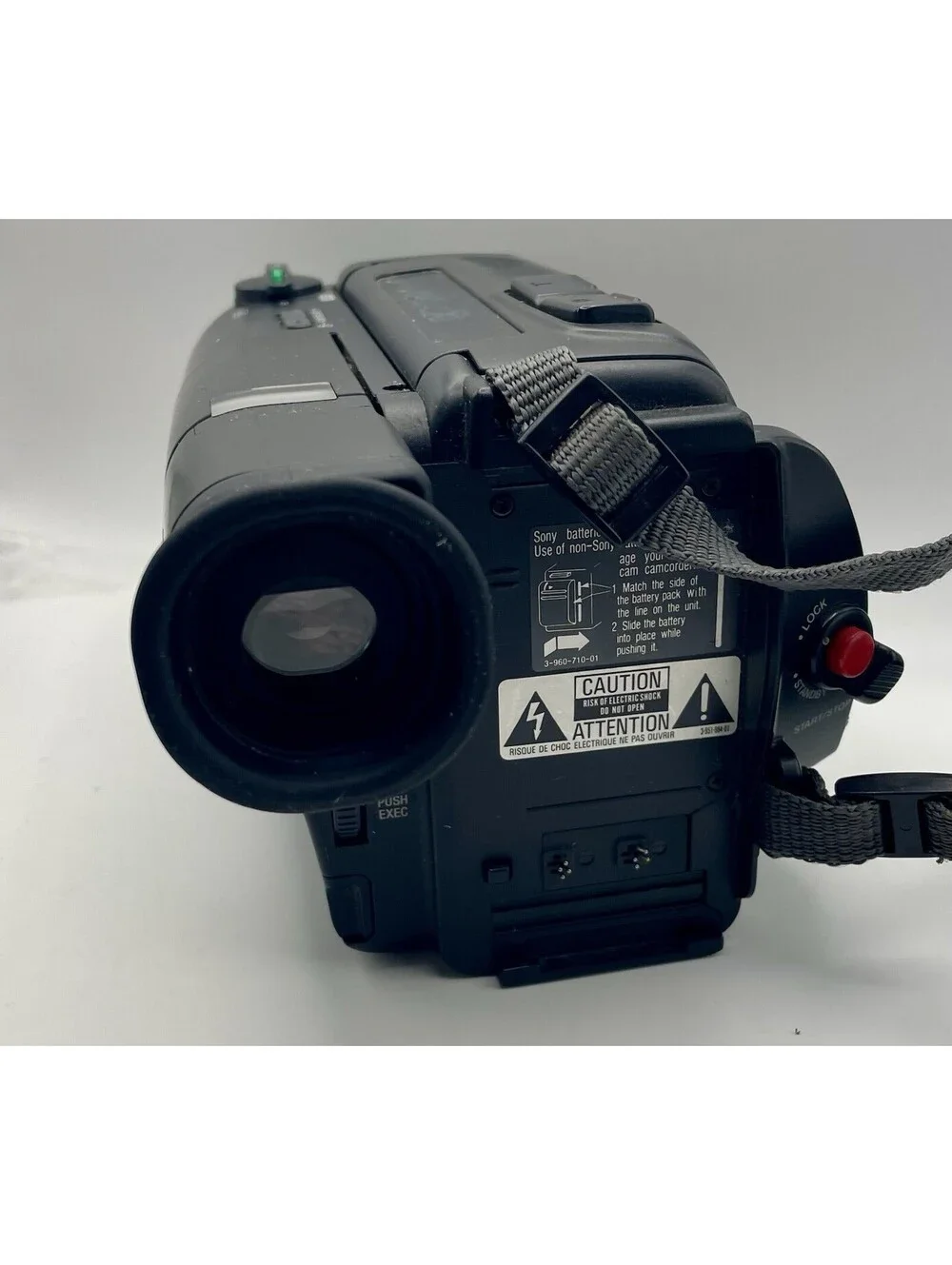 Sony Handycam 8mm Video 8 Video Camera Recorder CCD-TR93 - W/ Wall Plug AC-V16